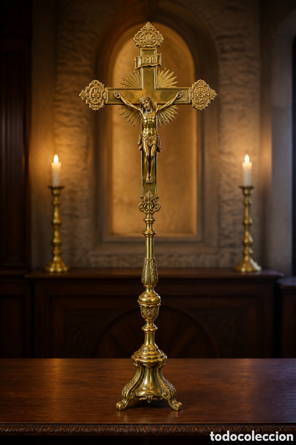 Antig&uuml;edades: ESPECTACULAR CRUCIFIJO DE ALTAR REALIZADO EN BRONCE DORADO 135CM. ALTO