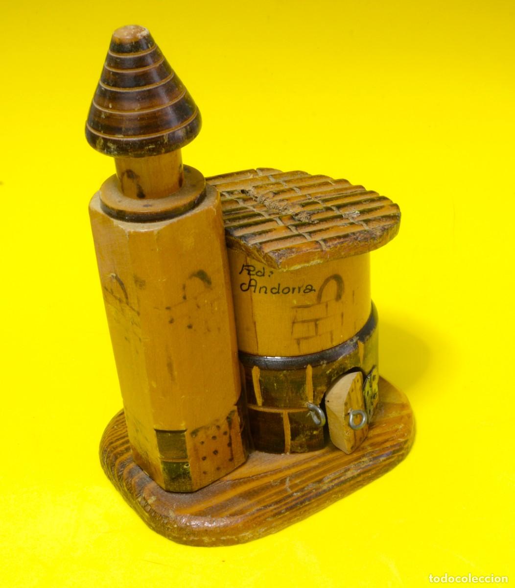 Antig&uuml;edades: CURIOSA HUCHA DE MADERA VINTAGE, RECUERDO DE ANDORRA, PARA RESTAURAR