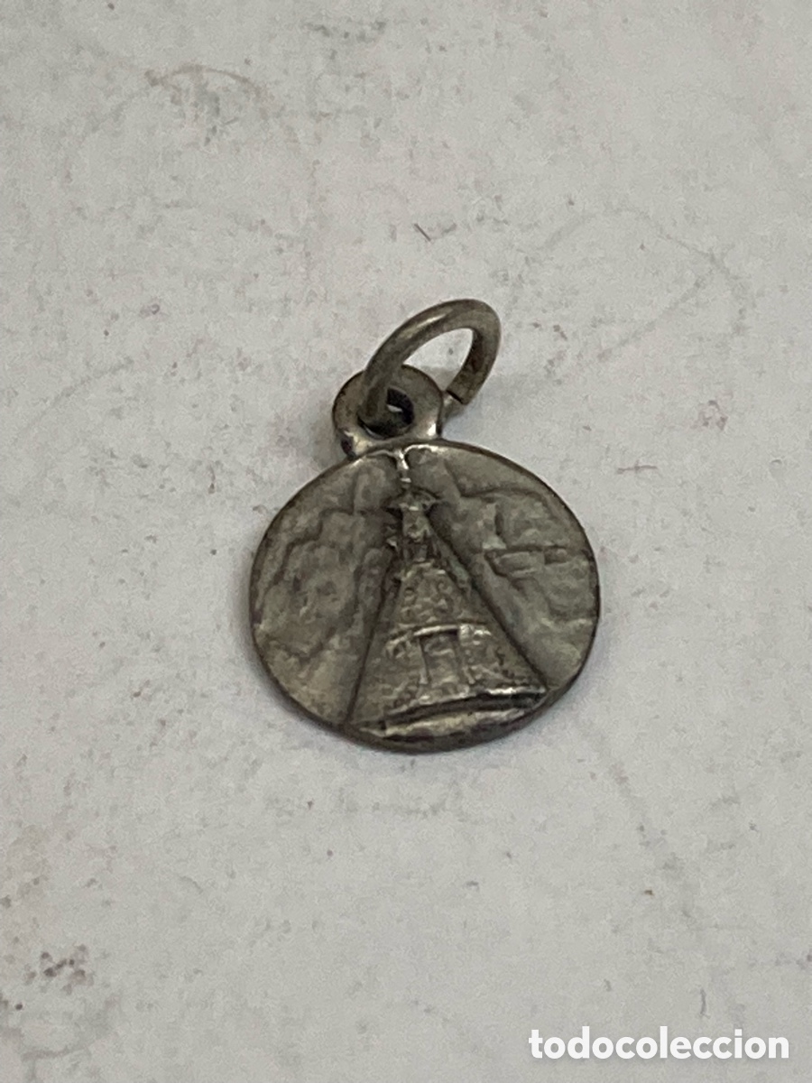 Antig&uuml;edades: Medalla de plata religiosa C582 - Foto 1