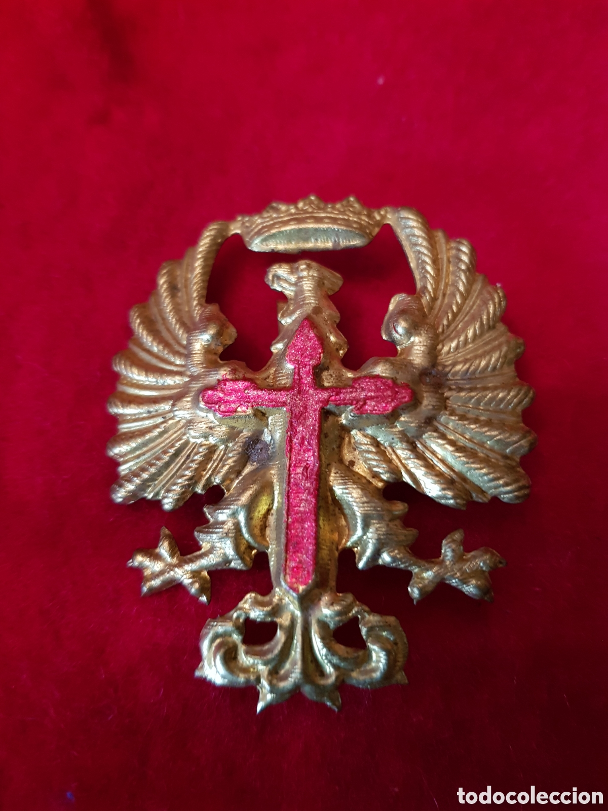 Antig&uuml;edades: ANTIGUA INSIGNIA PARA CASCO