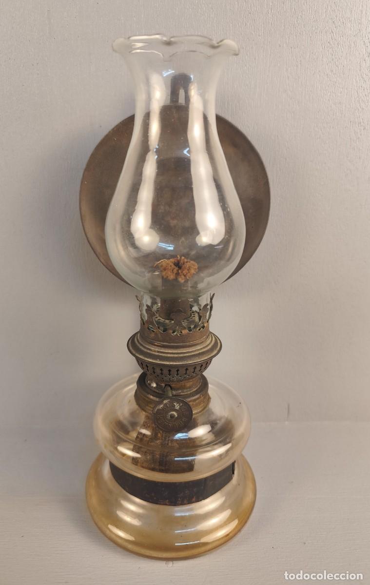 Antig&uuml;edades: Antiguo quinqu&eacute; de cristal y bronce - Foto 2