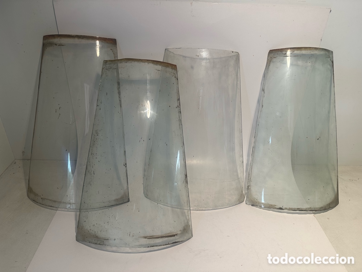 Antig&uuml;edades: LOTE DE CUATRO TEJAS ARABES DE CRISTAL SOPLADO ANTIGUAS.