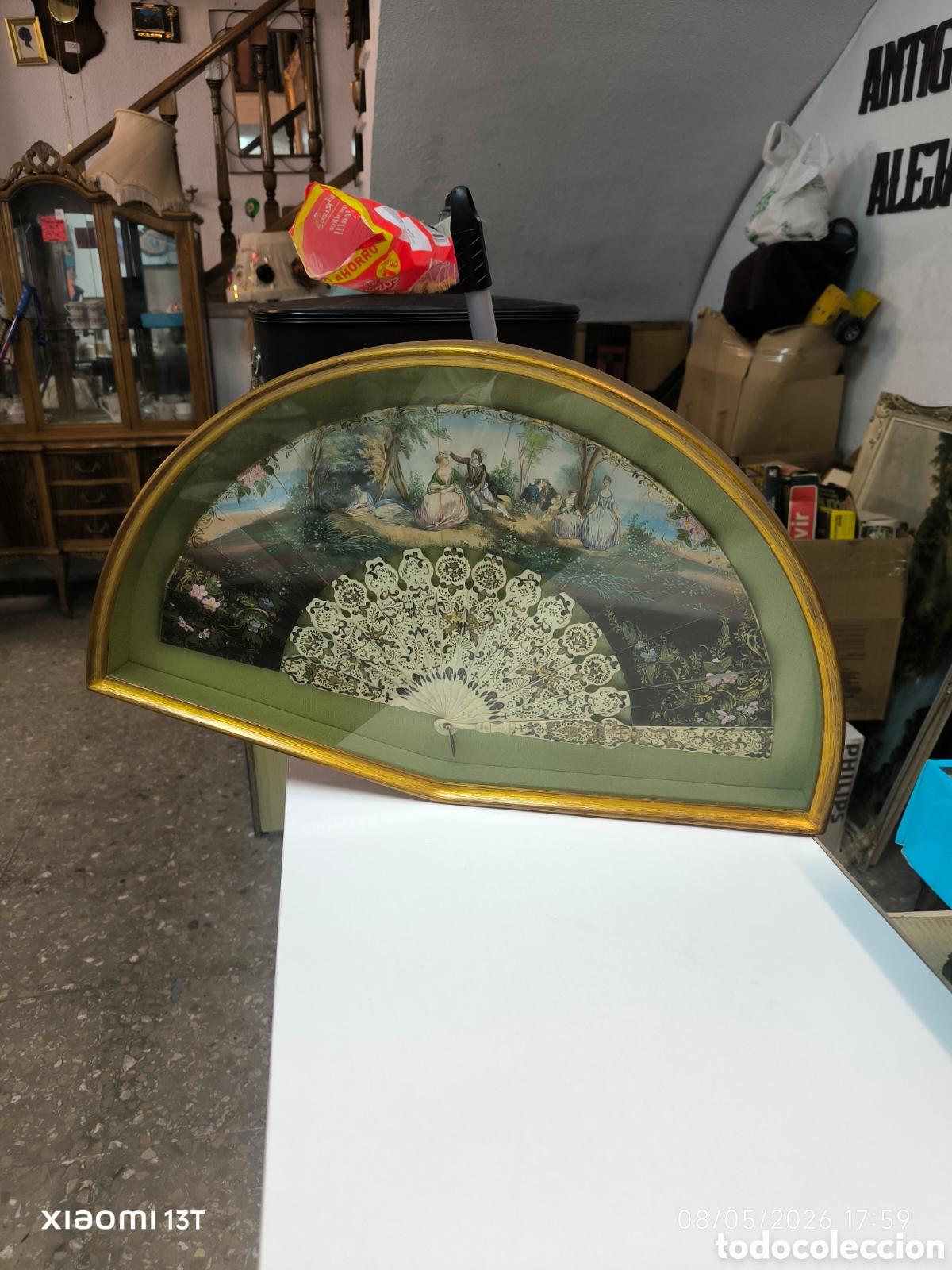 Antig&uuml;edades: Abanico enmarcado pintado a mano