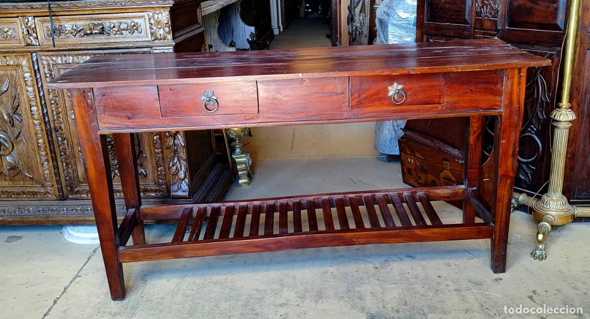 Antig&uuml;edades: Consola colonial con 2 cajones y soporte de tablitas SXX