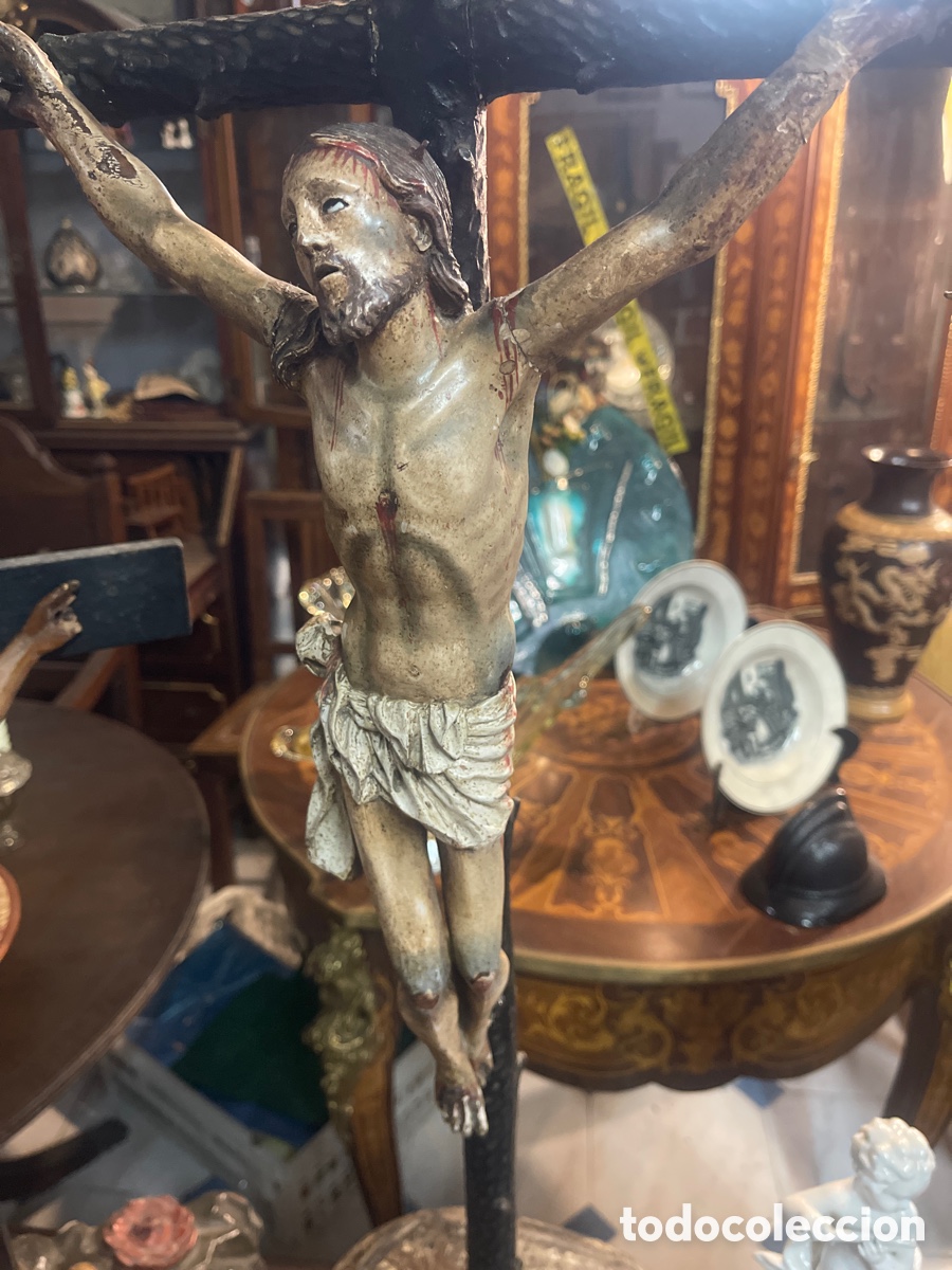 Antig&uuml;edades: Cristo madera con cruz y peana