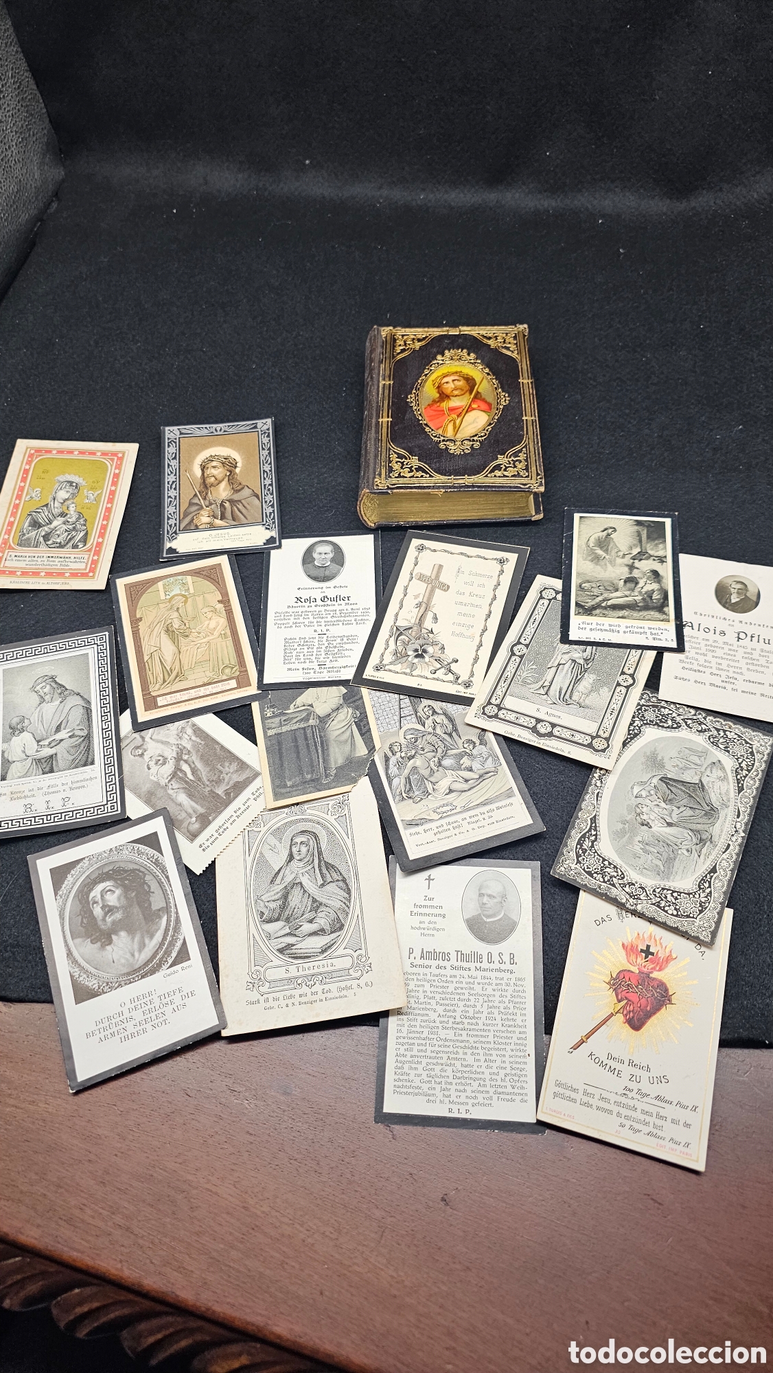 Antiques: Antiguo devocionario con varios recordatorios de &eacute;poca