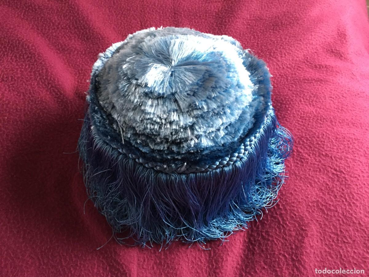 Antig&uuml;edades: UNIVERSIDAD - GORRO O BIRRETE DE DOCTOR EN HUMANIDADES - FILOSOF&Iacute;A Y LETRAS - DERECHO