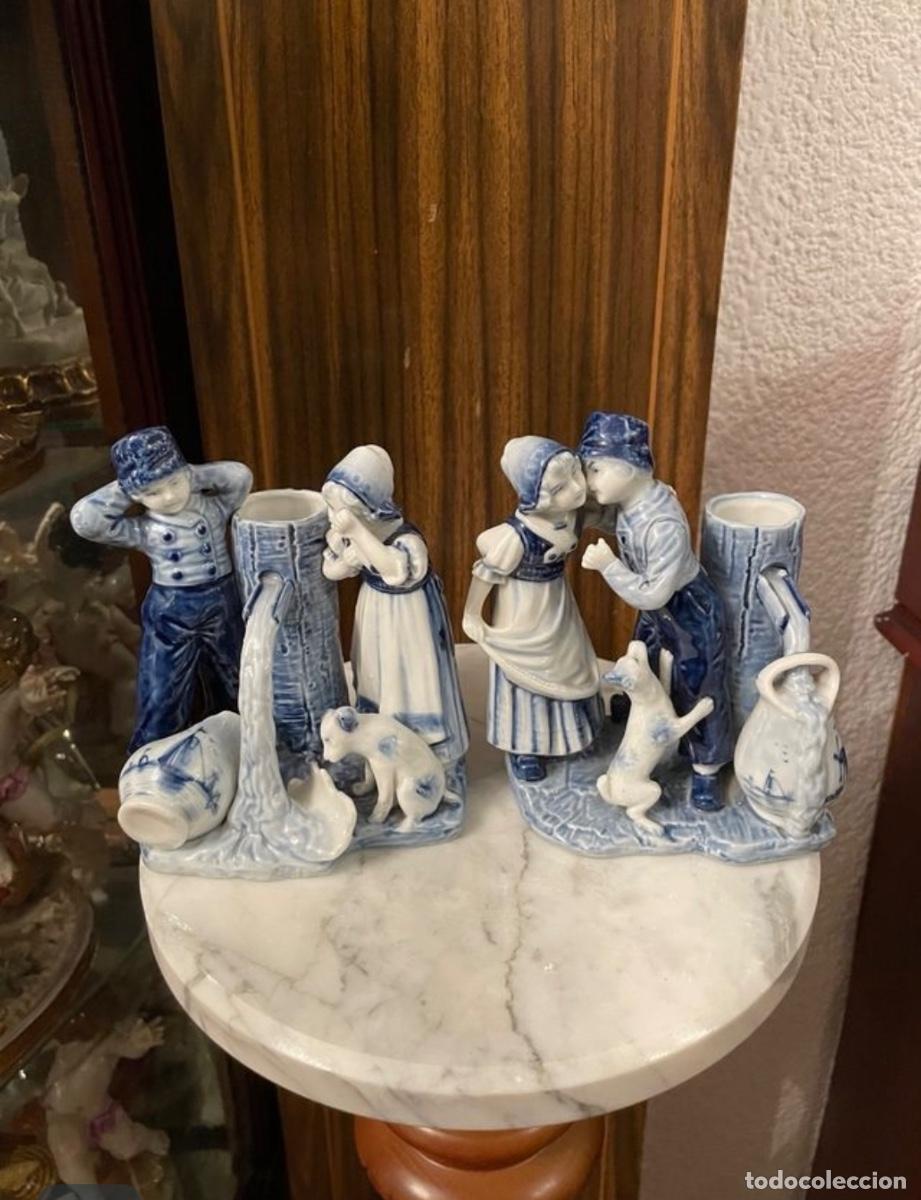 Antig&uuml;edades: PAREJA DE VIOLETEROS. PORCELANA DE DELFT.