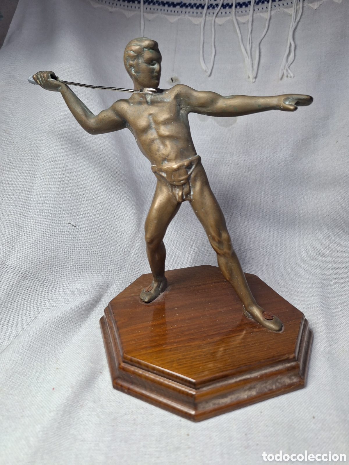 Antig&uuml;edades: Antiguo bronce lanzador - Foto 1