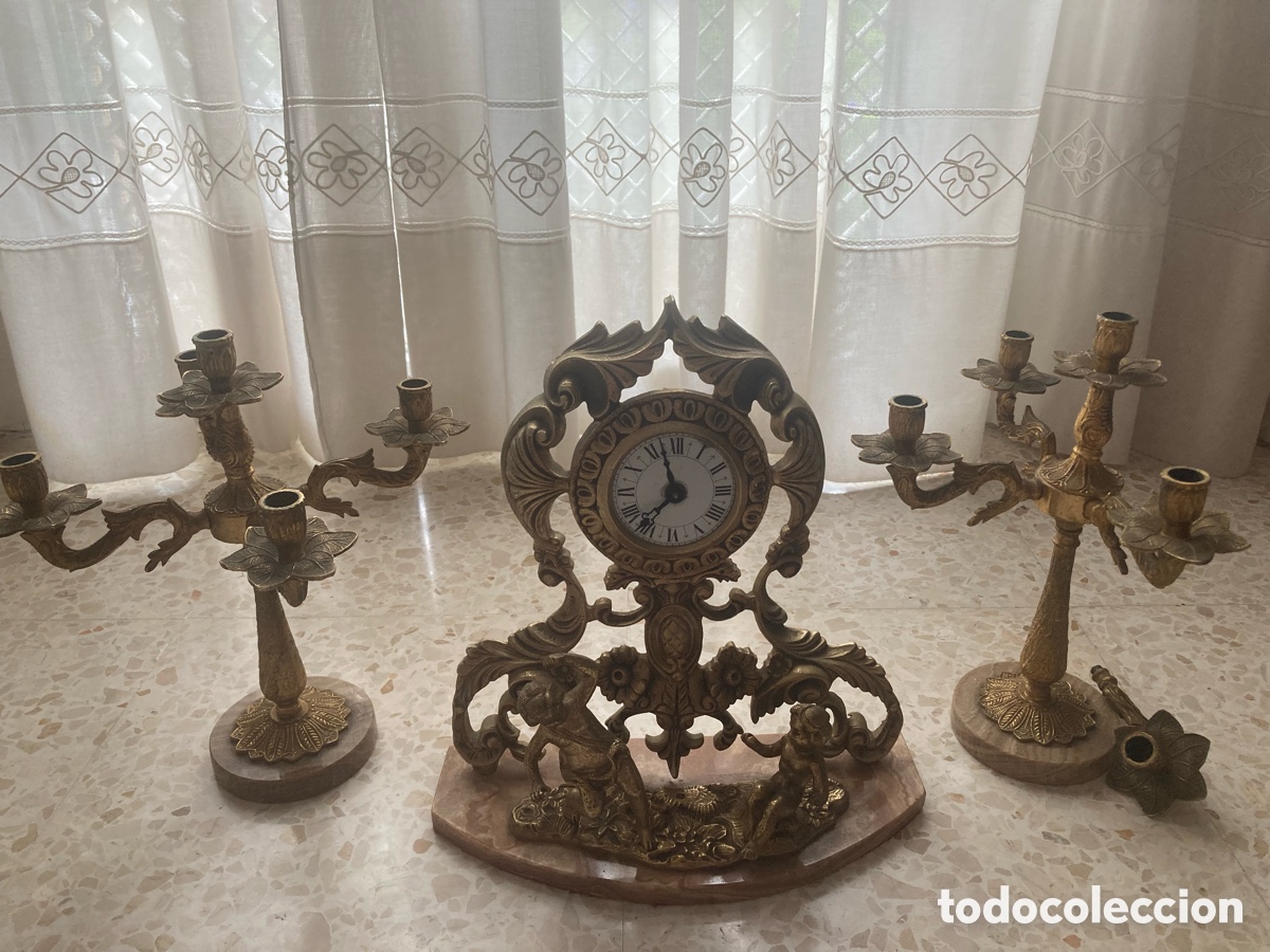 Antig&uuml;edades: Reloj y candelabros de bronce y m&aacute;rmol