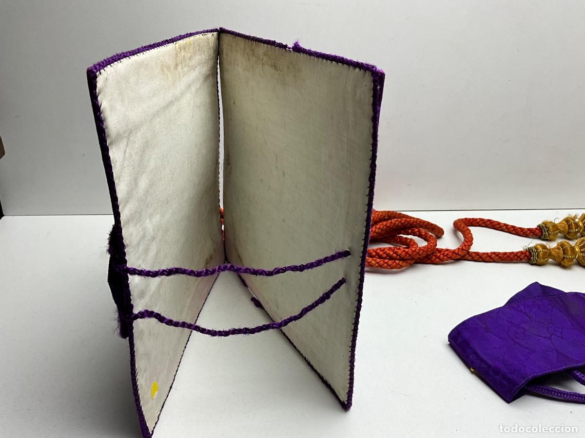 Antig&uuml;edades: CONJUNTO ECLESI&Aacute;STICO LITURGICO - CINGULO - CINCULO TERMINADO EN BORLA - MANIPUL&Oacute; - CARPETA - Foto 2