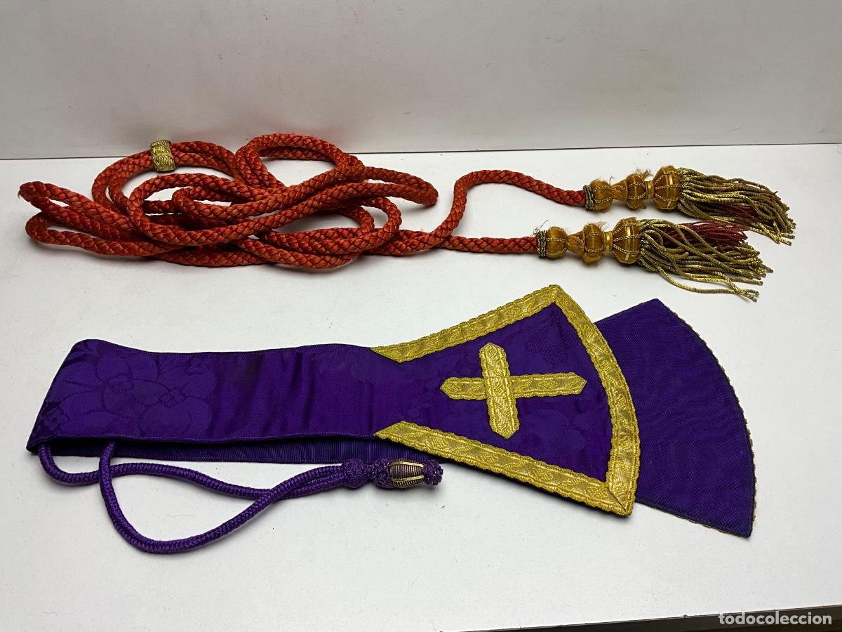 Antig&uuml;edades: CONJUNTO ECLESI&Aacute;STICO LITURGICO - CINGULO - CINCULO TERMINADO EN BORLA - MANIPUL&Oacute; - CARPETA - Foto 3
