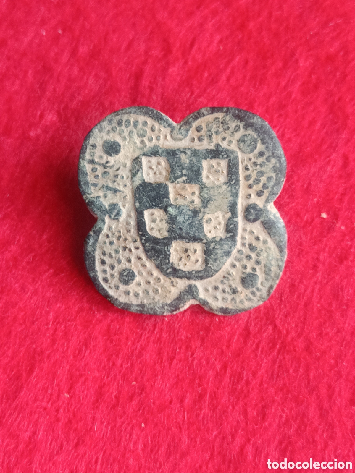 Antig&uuml;edades: Aplique medieval con escudo