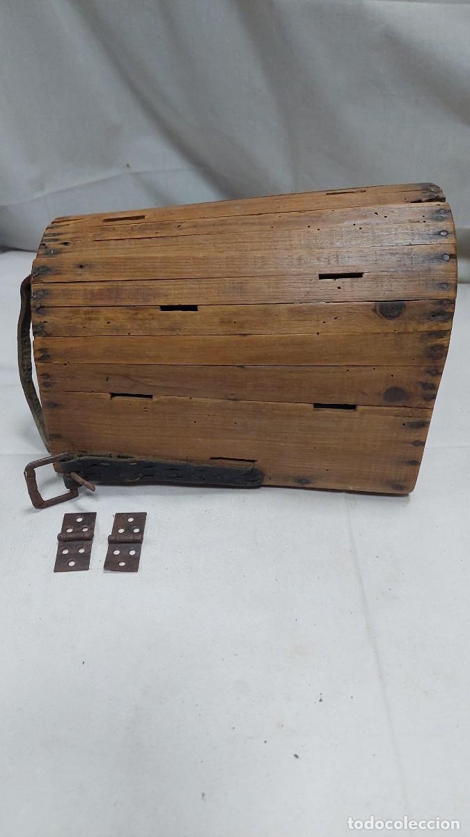 Antig&uuml;edades: Antigua huronera de madera - Foto 1