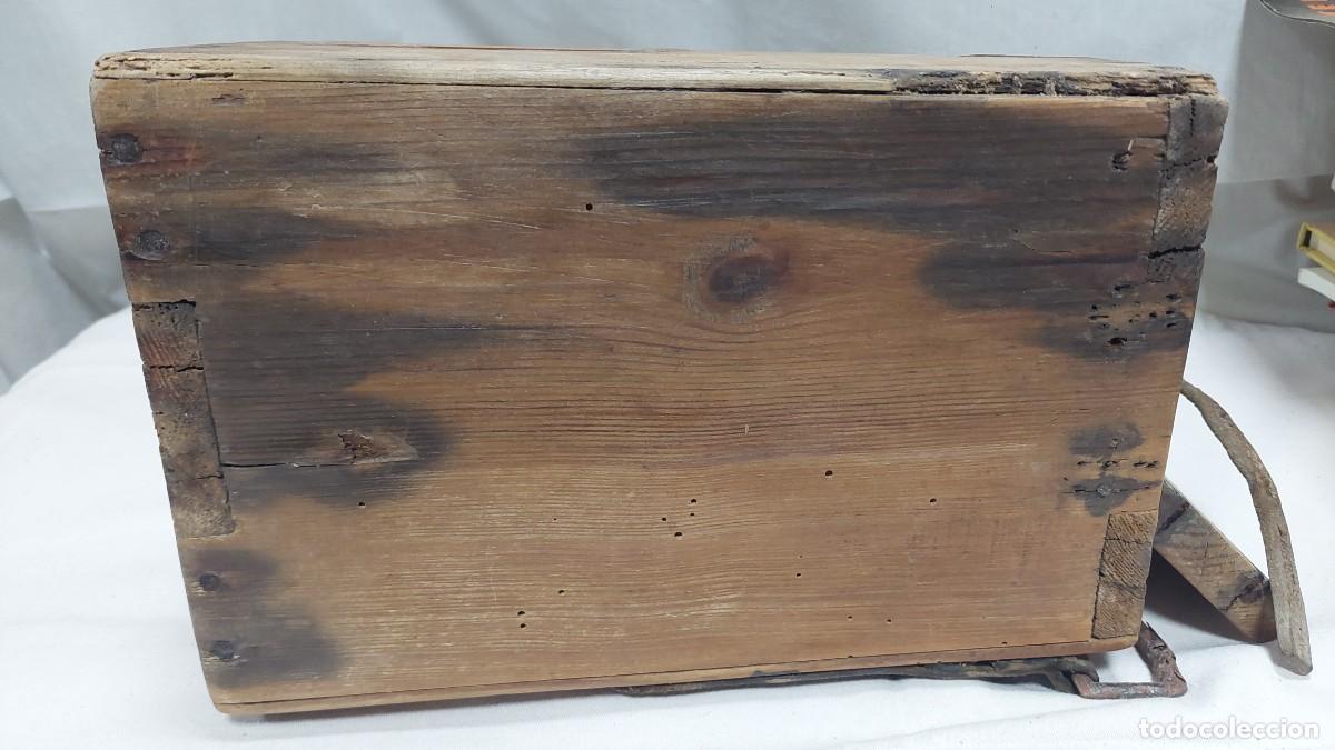 Antig&uuml;edades: Antigua huronera de madera - Foto 5