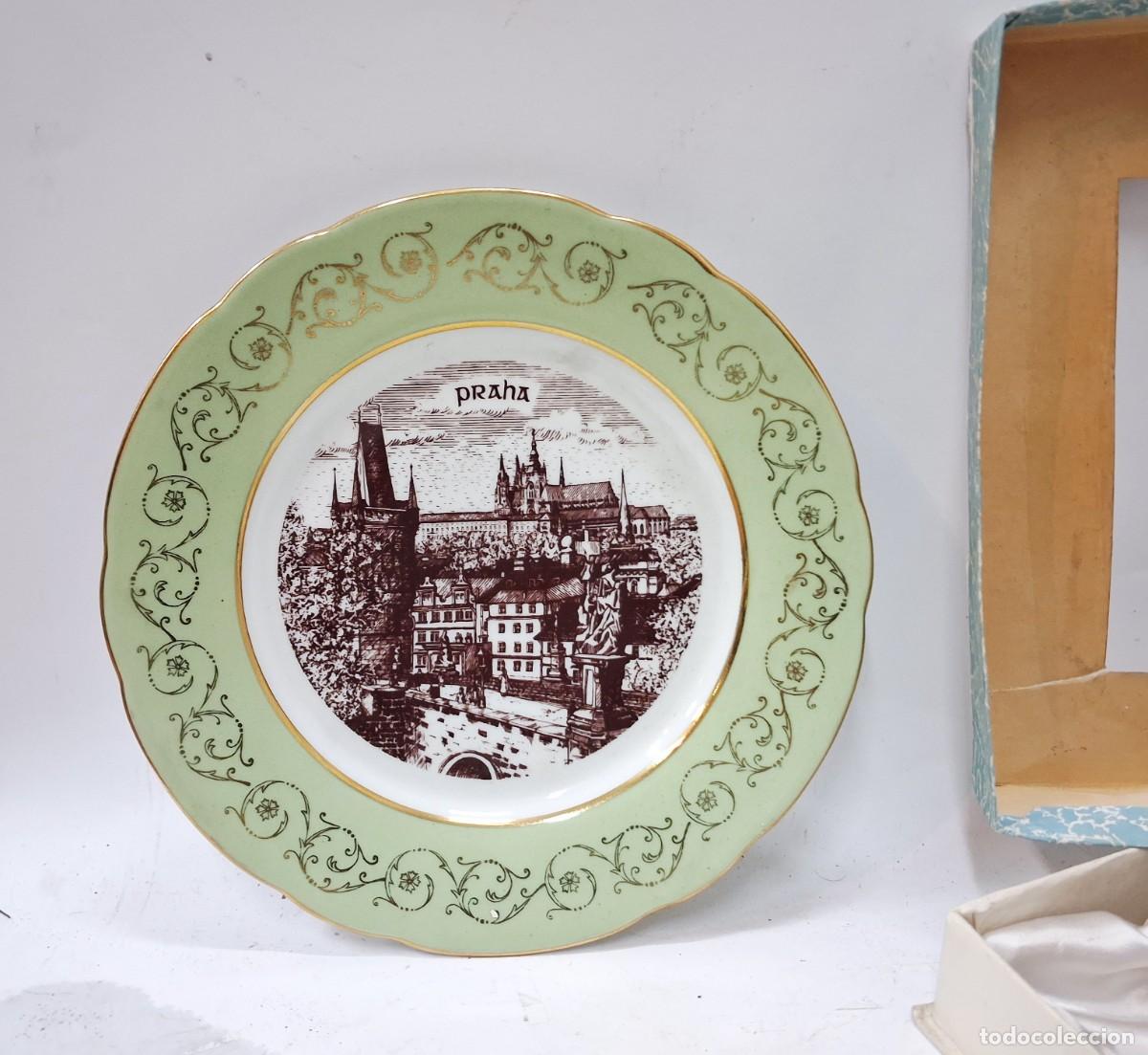 Antig&uuml;edades: Plato de Porcelana &ldquo;Praha&rdquo; &ndash; 20 cm &ndash; Borde Dorado &ndash; Con Caja Original &ndash; Nuevo Sin Usar