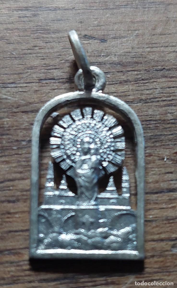 Antig&uuml;edades: Antigua medalla del pilar en Plata