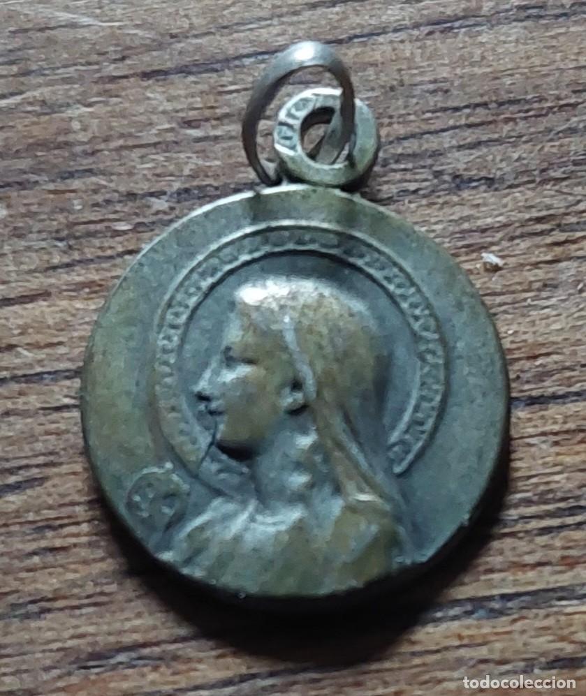 Antig&uuml;edades: Antigua medalla de comuni&oacute;n 28-5-1936 en Plata