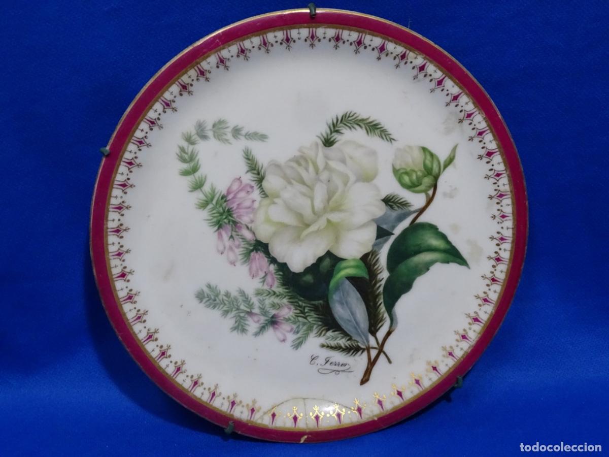 Antig&uuml;edades: PLATO PORCELANA PINTADO A MANO. C. FERRER. A&Ntilde;O 1876.