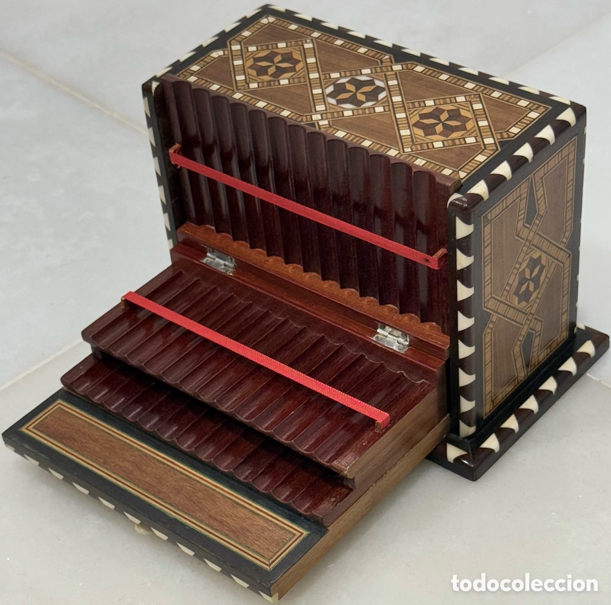 Antig&uuml;edades: PRECIOSA CAJA TABACALERA TARACEA HUESO