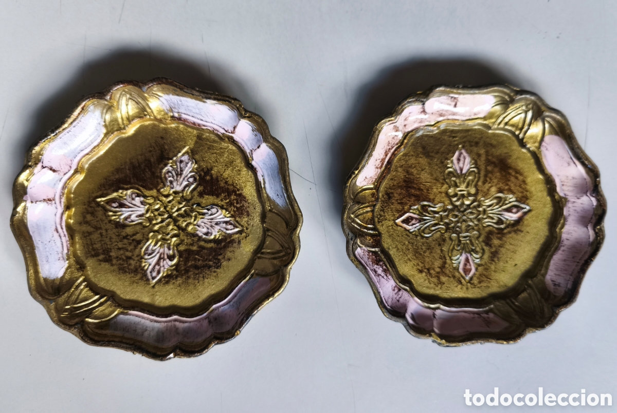Antig&uuml;edades: 2 antiguas peque&ntilde;as bandejas Florentinas