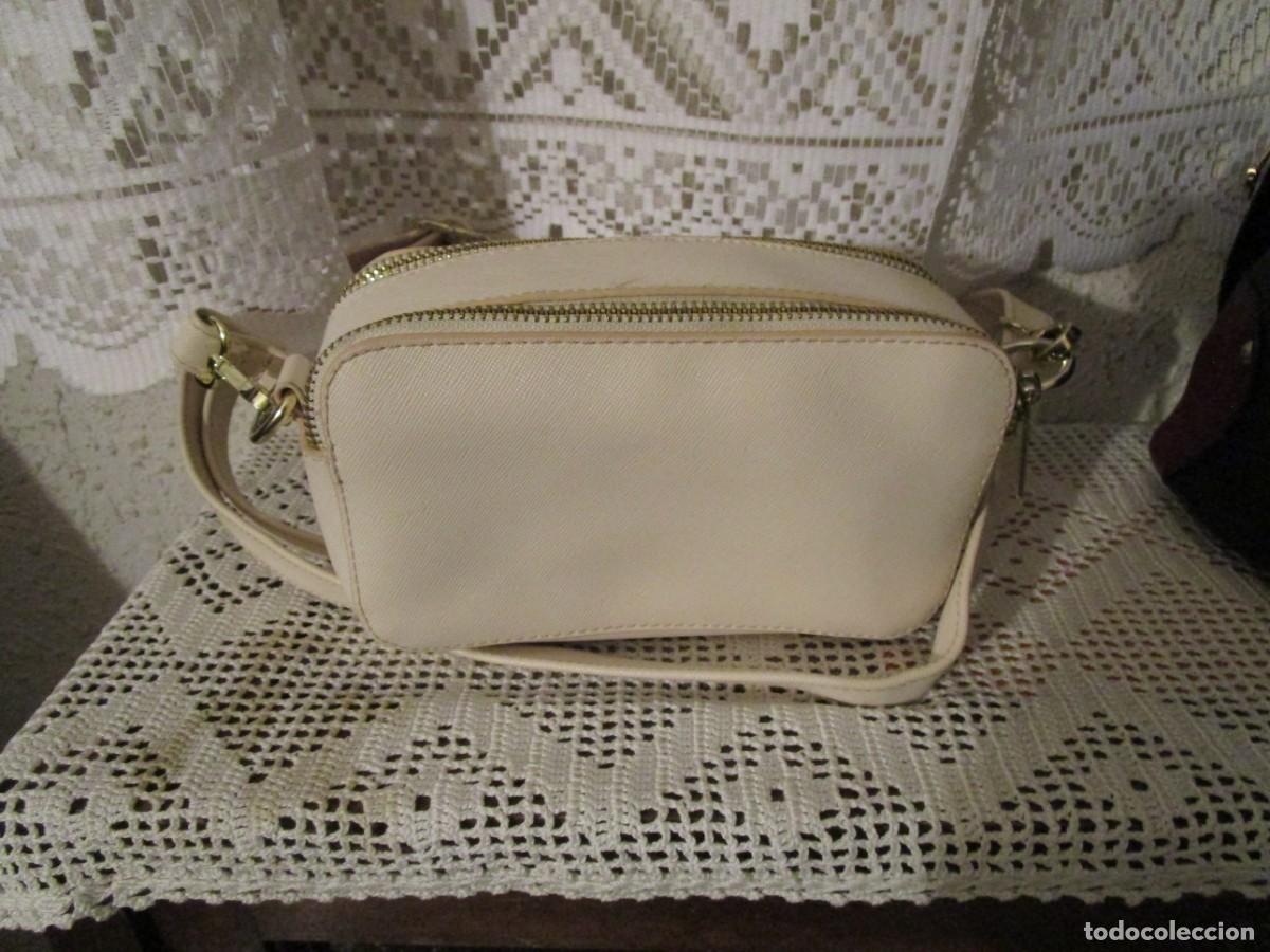 Antig&uuml;edades: BOLSO PEQUE&Ntilde;O DE HOMBRO Y BANDOLERA EN COLOR CREMA