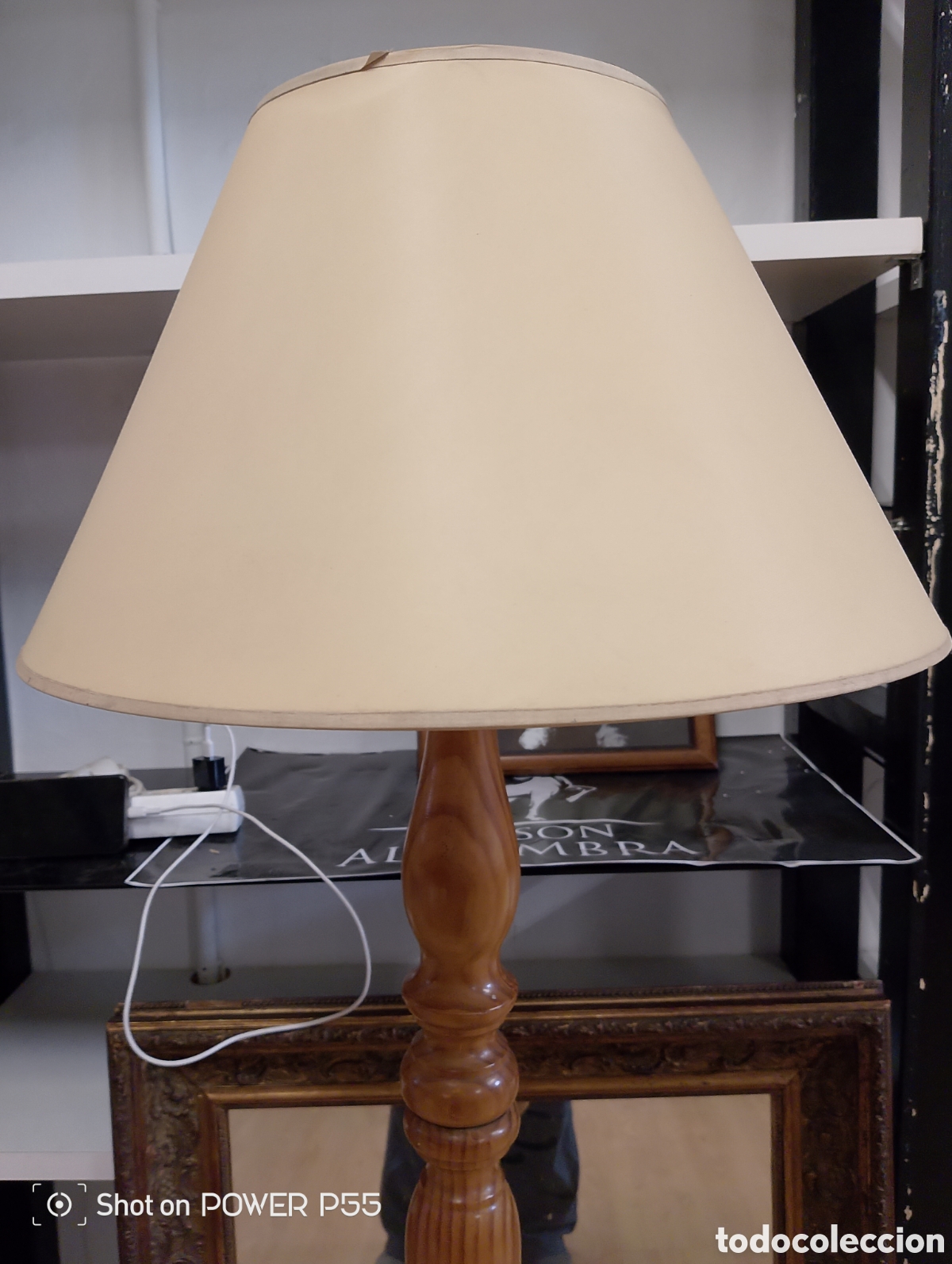 Antig&uuml;edades: L&aacute;mpara de madera pie - Foto 2