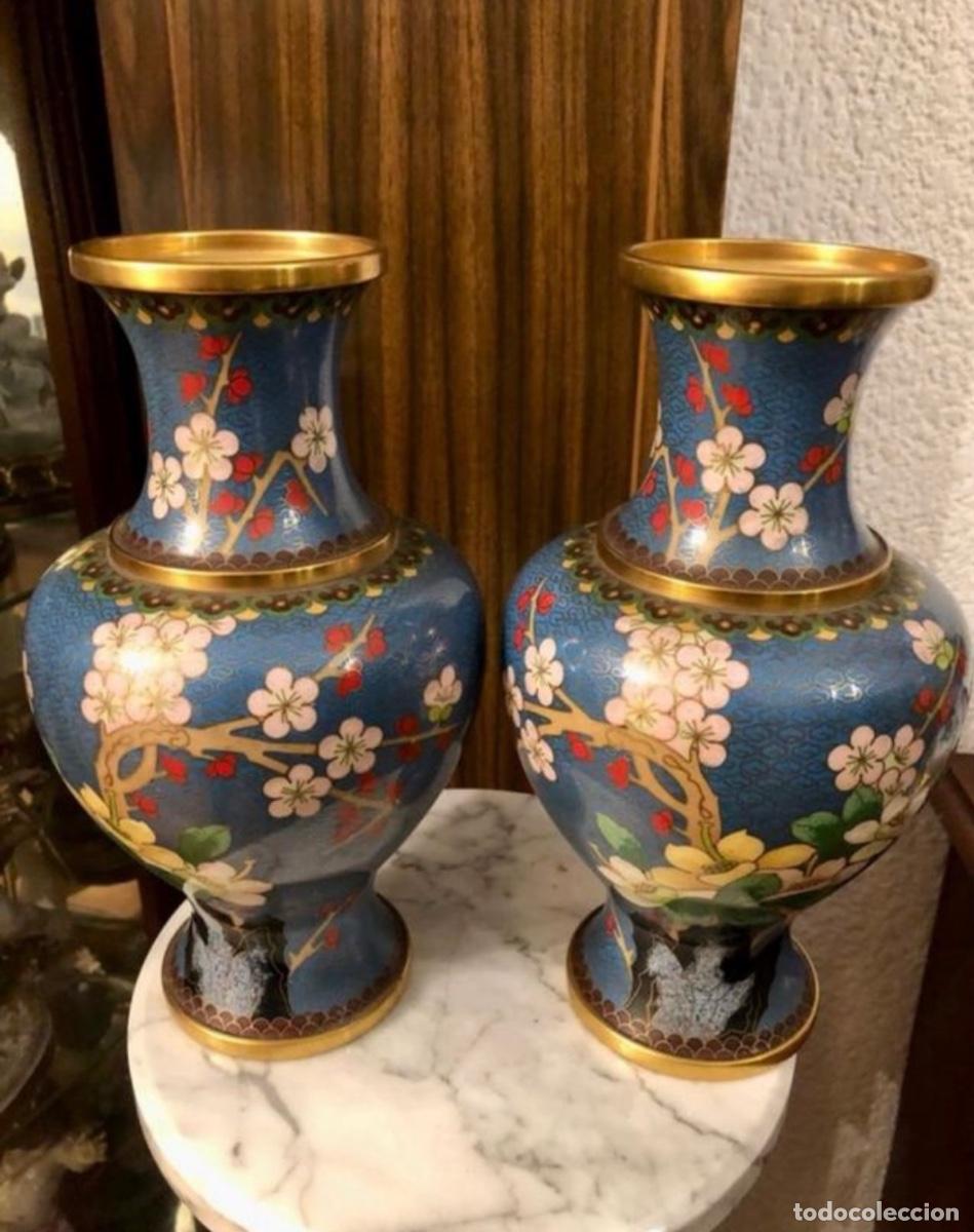 Antig&uuml;edades: PAREJA DE JARRONES. ESMALTE CLOISONN&Eacute;.