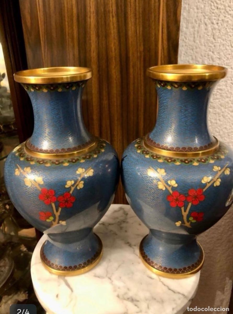 Antig&uuml;edades: PAREJA DE JARRONES. ESMALTE CLOISONN&Eacute;. - Foto 2