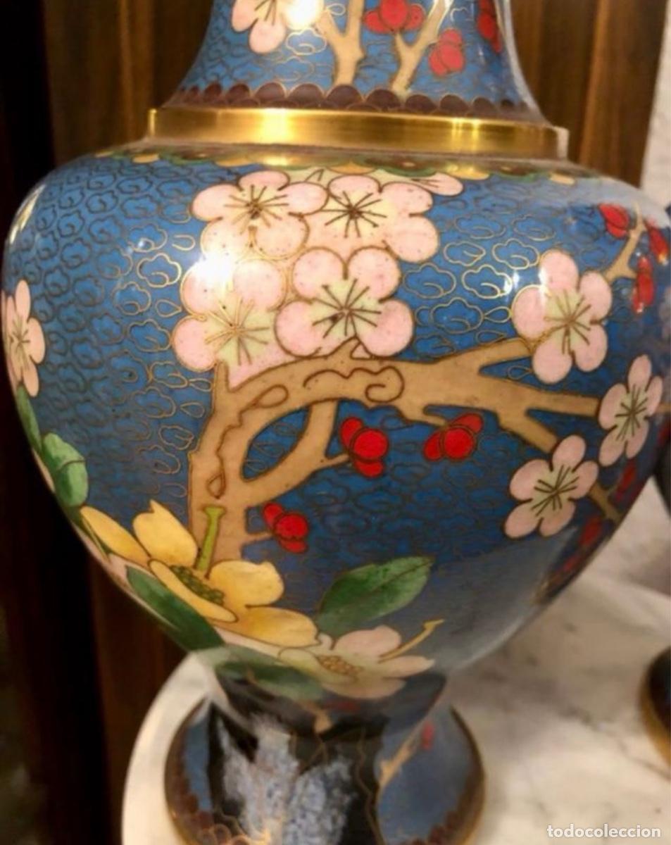 Antig&uuml;edades: PAREJA DE JARRONES. ESMALTE CLOISONN&Eacute;. - Foto 4