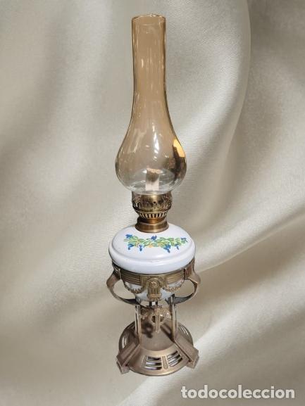 Oggetti Antichi: Quinqu&eacute; de cer&aacute;mica y soporte bronce estilo imperio.