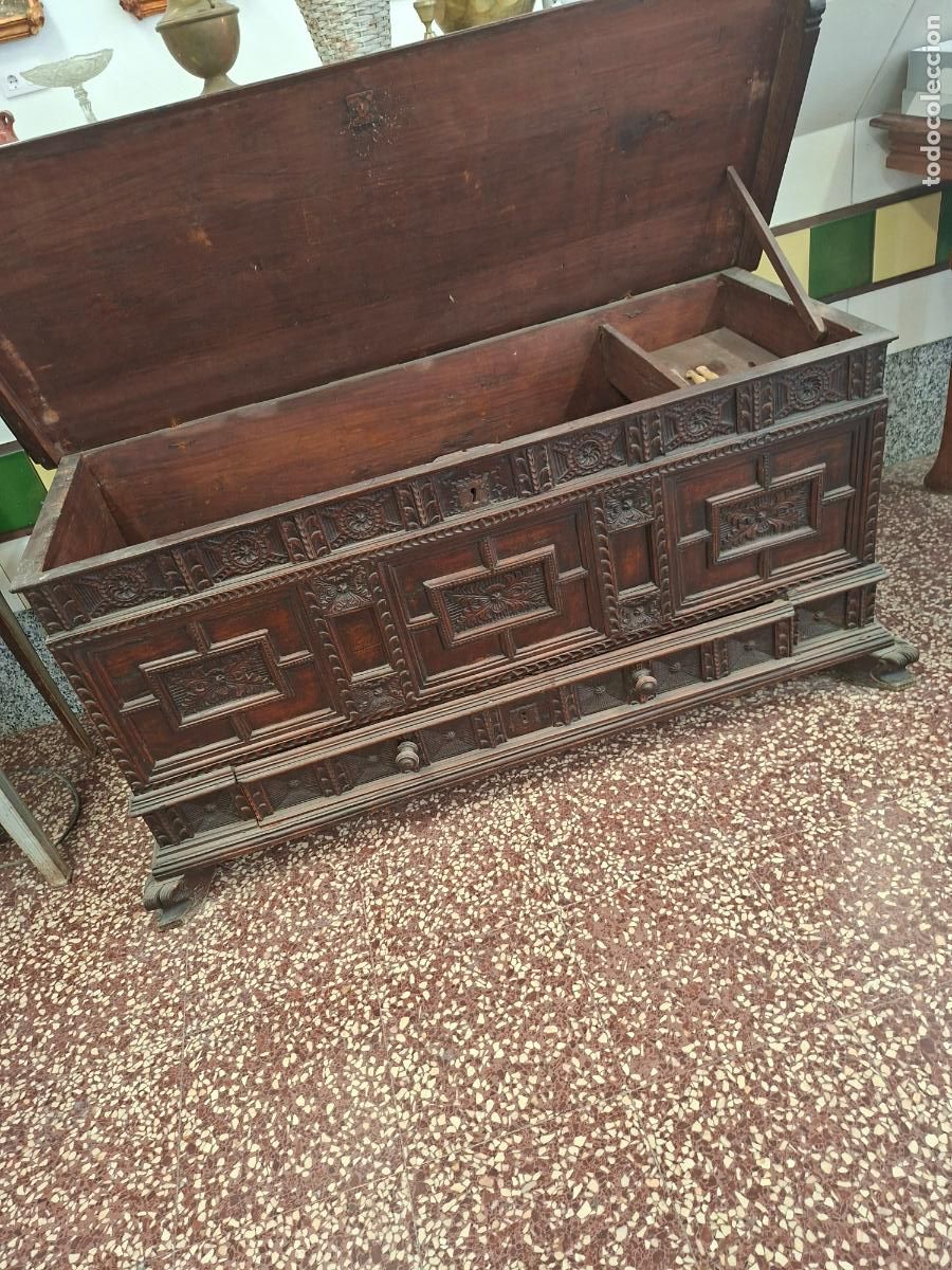 Antig&uuml;edades: ARCA CATALANA DE NOGAL DE GRAND CALIDAD ORIGINAL