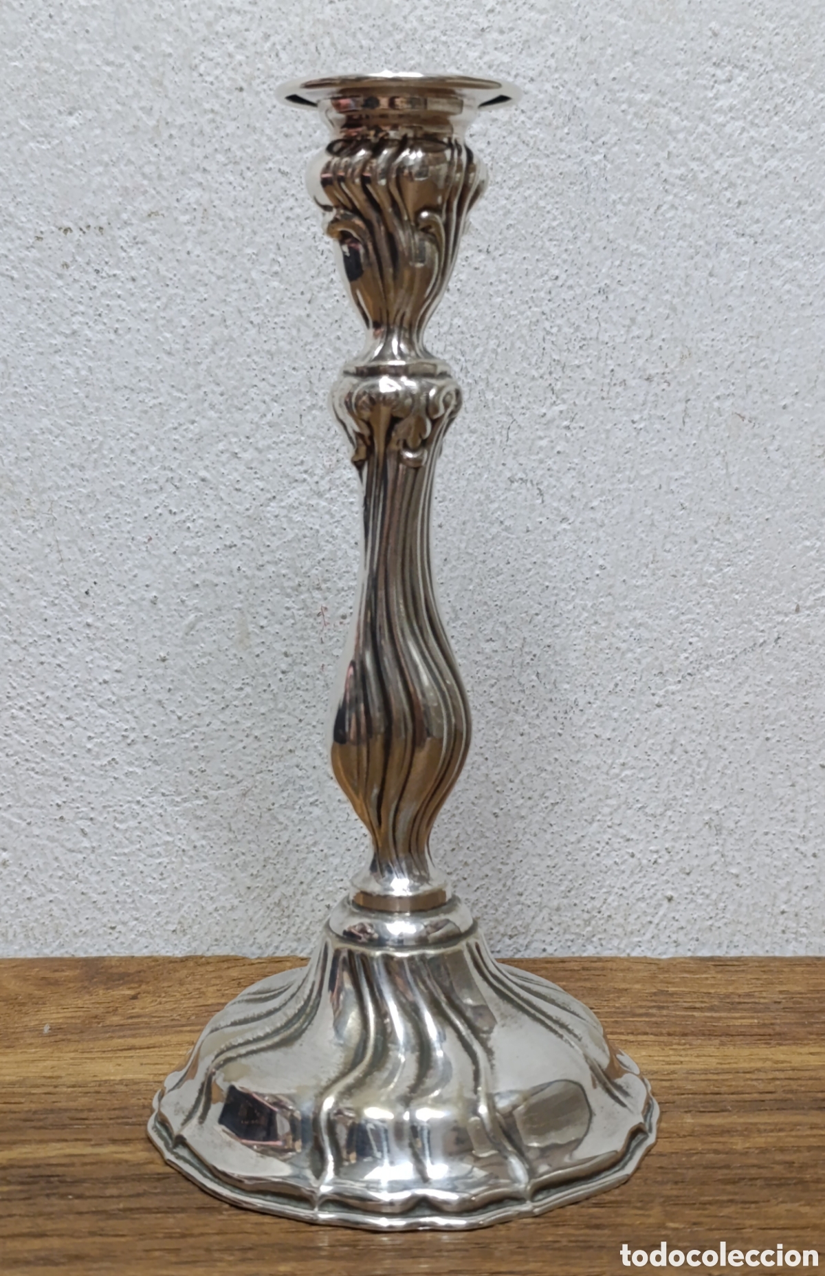 Antig&uuml;edades: BONITO Y ANTIGUO CANDELABRO DE ARGENTUM.