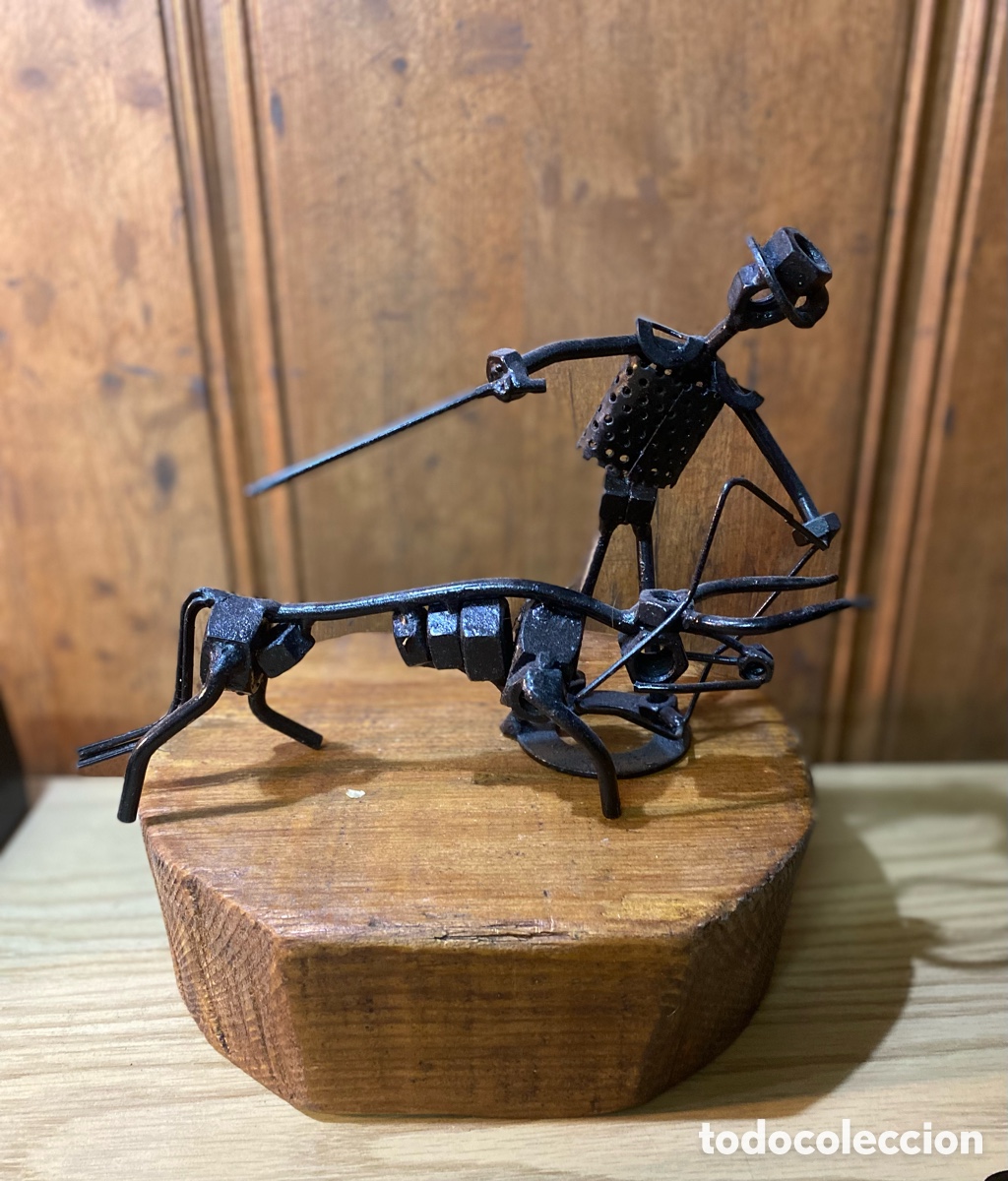 Antig&uuml;edades: Figura de torero con toro en hierro - Foto 2