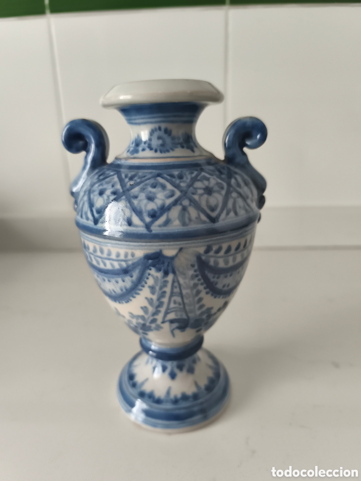 Antig&uuml;edades: Talavera, Ruiz de Luna sellado Antigua jarr&oacute;n de cer&aacute;mica pintado a mano en buen estado