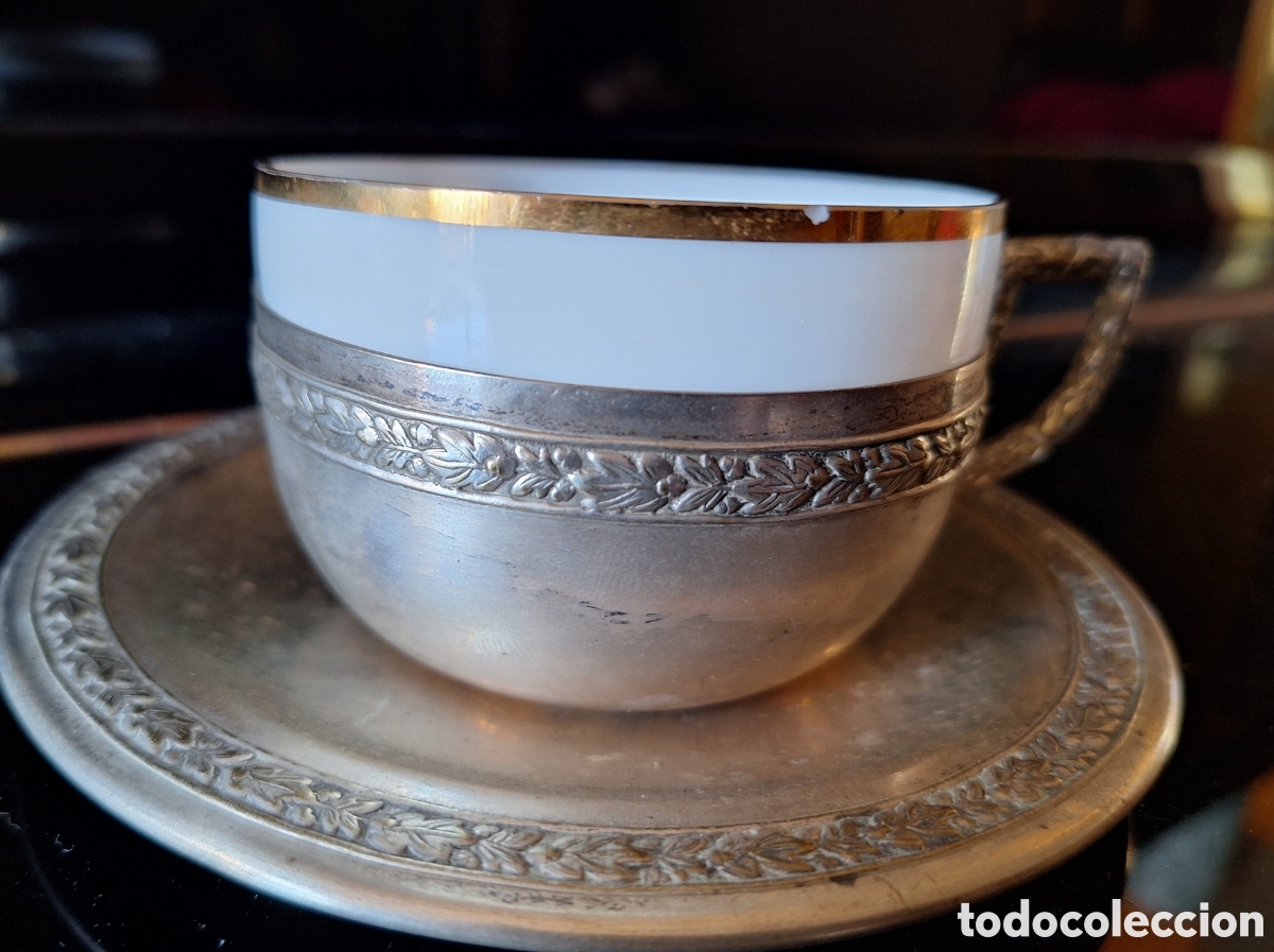 Antig&uuml;edades: Taza plateada y opalina