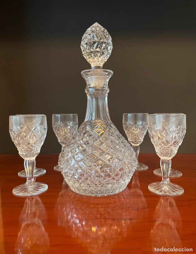 Antig&uuml;edades: conjunto de licorera y copas de Cristal de Bohemia (Rep&uacute;blica Checa)