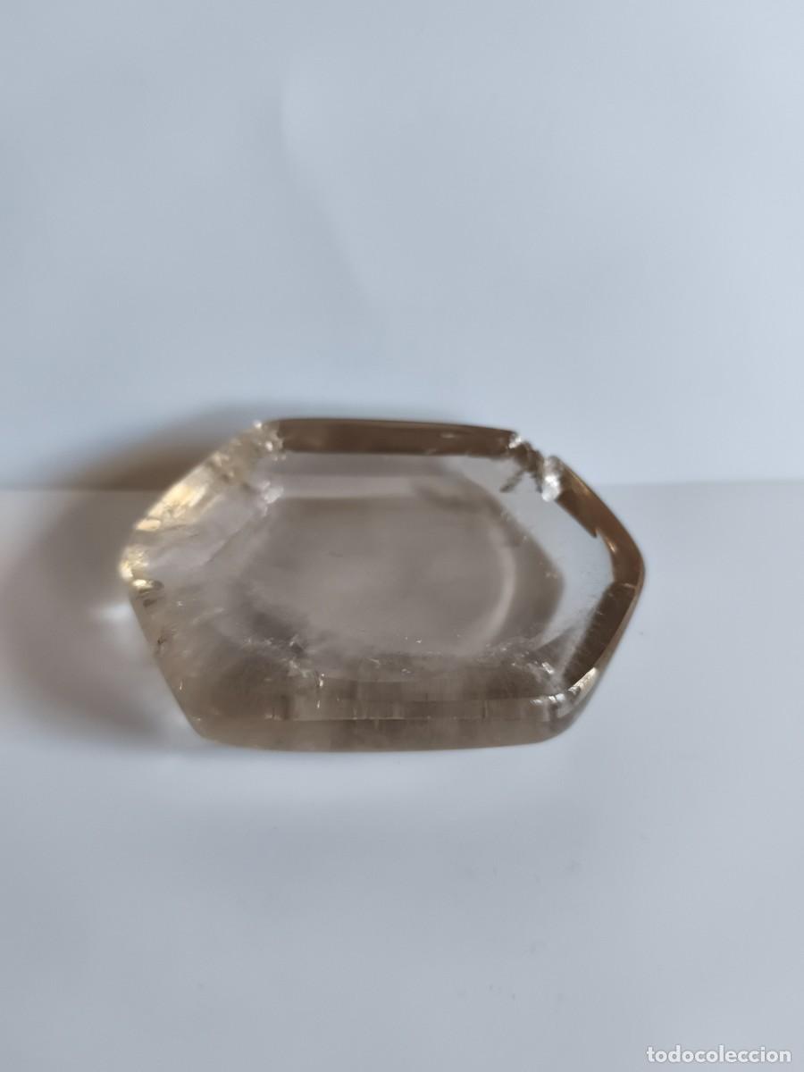 Antig&uuml;edades: Peque&ntilde;o cenicero de cristal de roca. Mineral. Tallado.