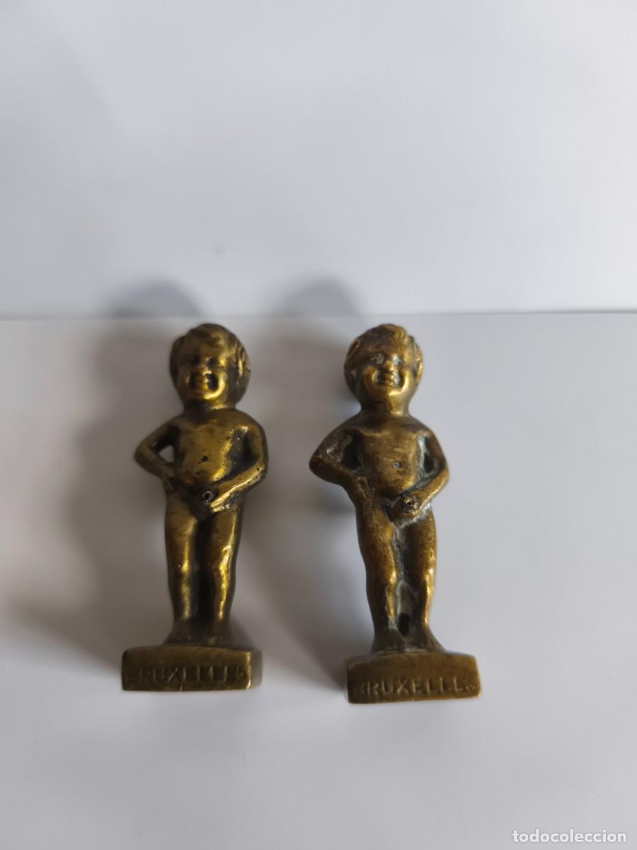 Antig&uuml;edades: Lote de dos figuras Manneken Pis Bruselas. En bronce. Peque&ntilde;o tama&ntilde;o. Ppios XX