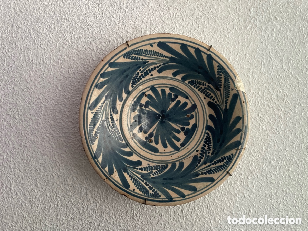 Antiques: Plato de cer&aacute;mica Fajalauza. Granada. Decoraci&oacute;n azul y blanco. 23 cm.