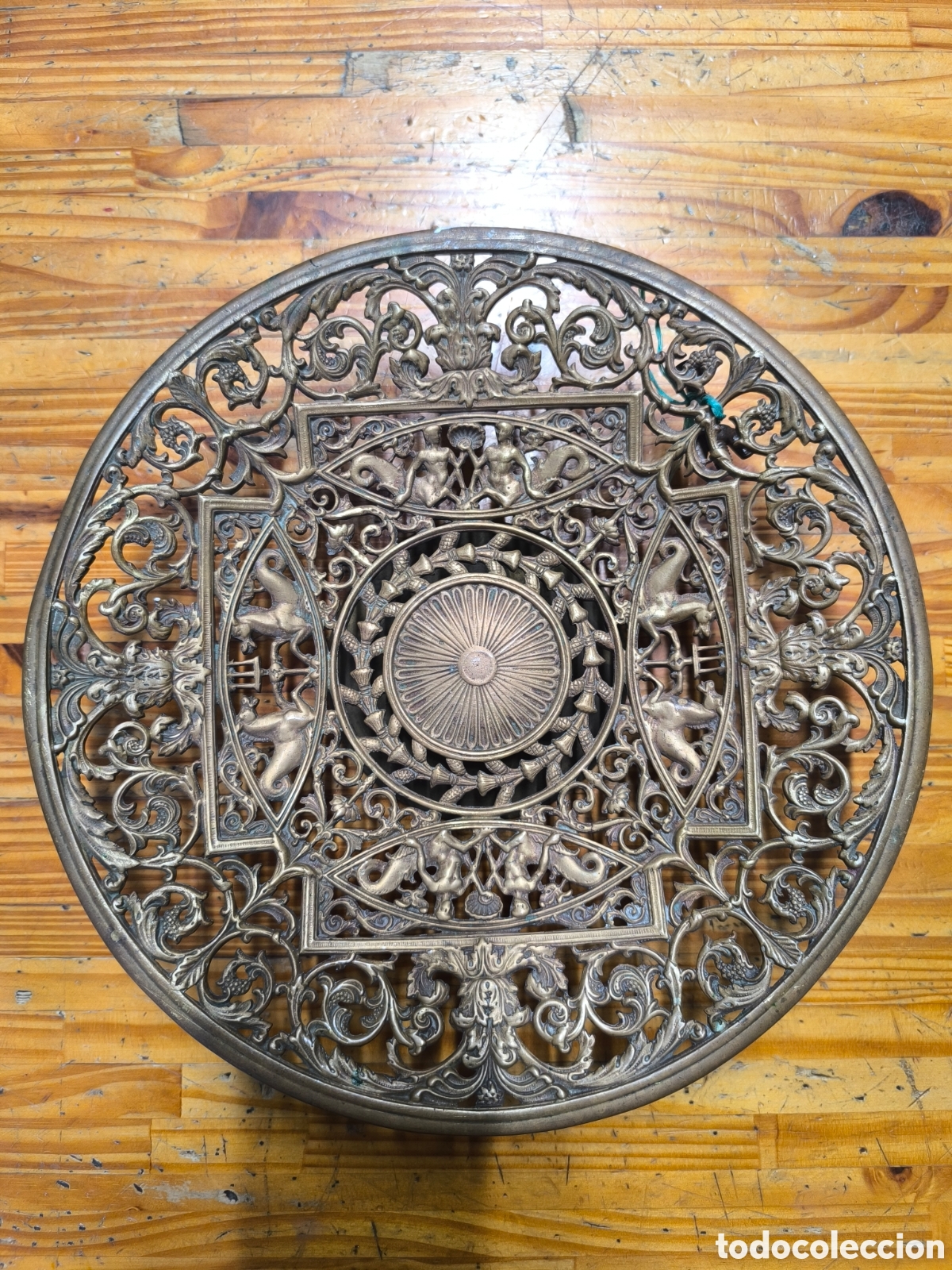 Antig&uuml;edades: Espectacular frutero mitol&oacute;gico de lat&oacute;n o bronce 1.973 gramos 29cm