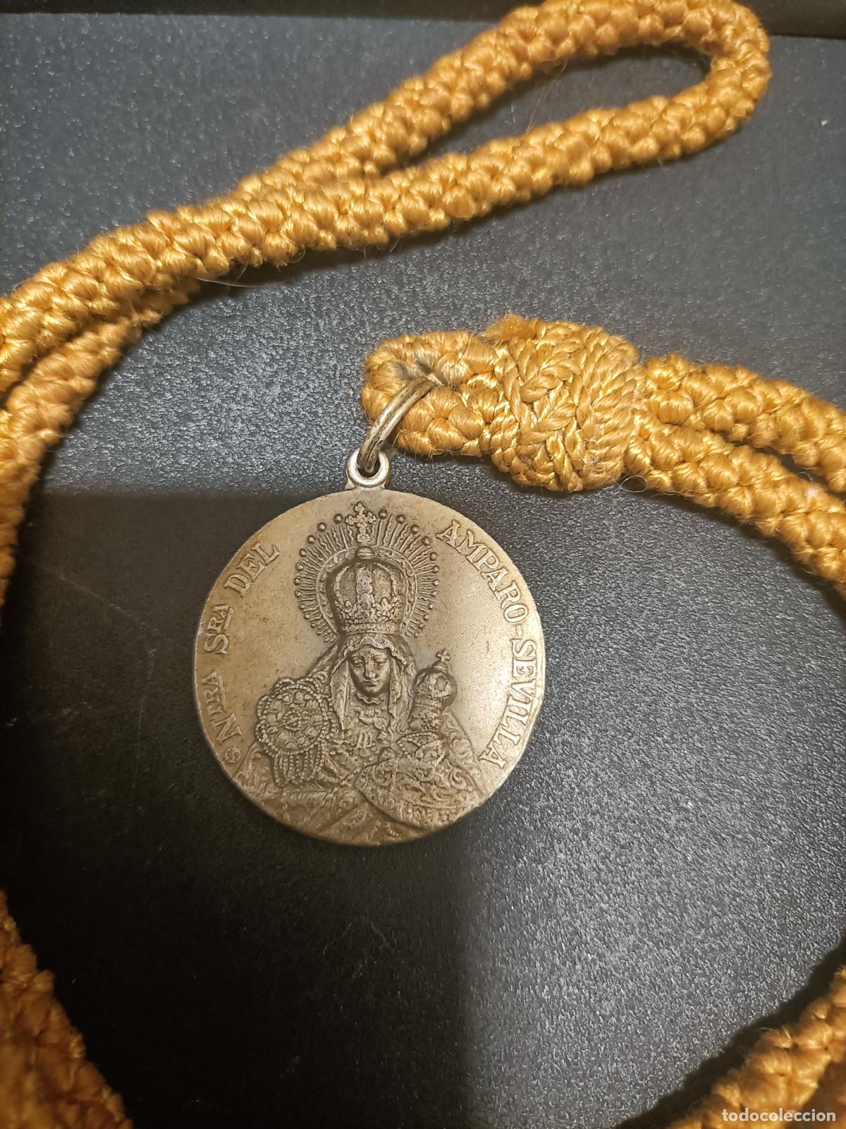 Antig&uuml;edades: ANTIGUA MEDALLA RELIGIOSA NUESTRA SE&Ntilde;ORA DEL AMPARO SEVILLA