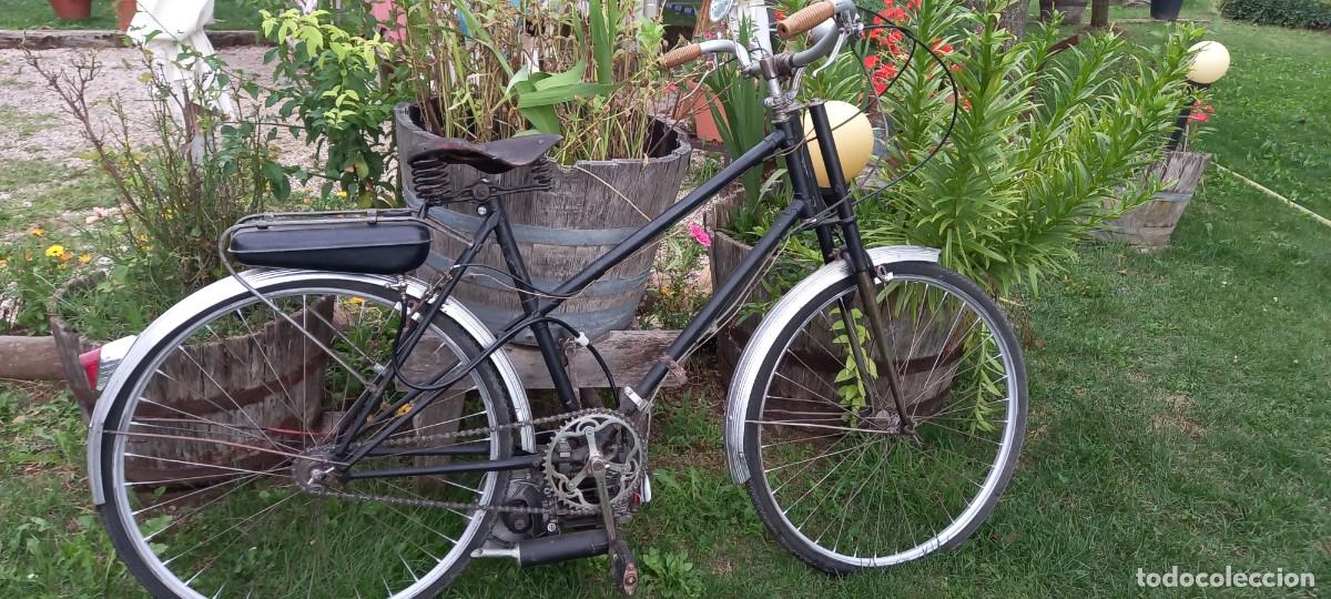 Antig&uuml;edades: Bici BH con motor Mosquito - Foto 1