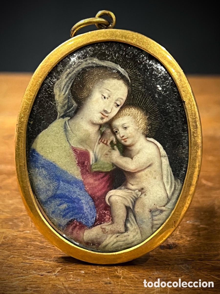 Antig&uuml;edades: Medall&oacute;n con pareja de Vitelas miniadas. S.XVII