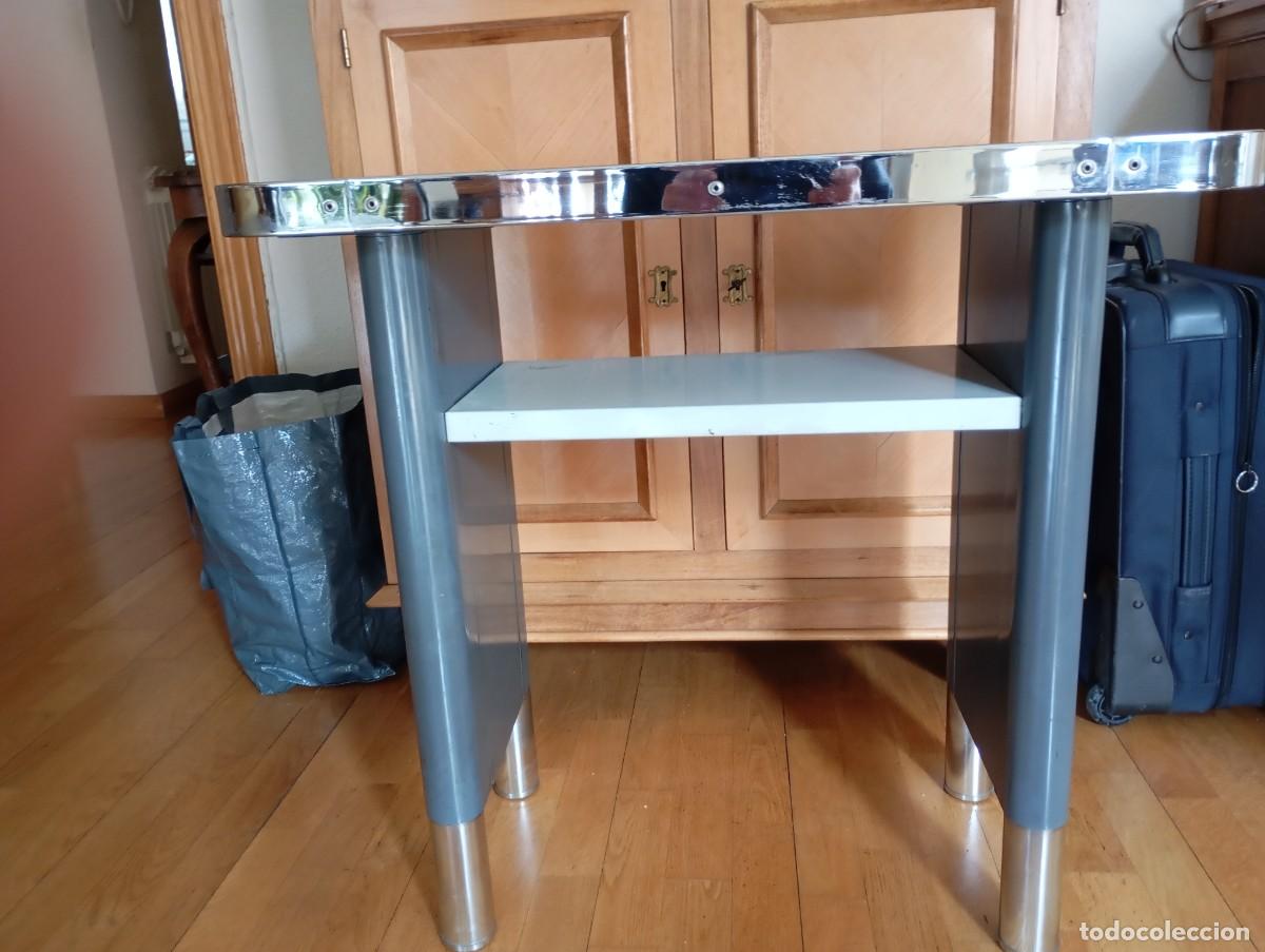 Antig&uuml;edades: Mesa auxiliar de dise&ntilde;o industrial a&ntilde;os 70