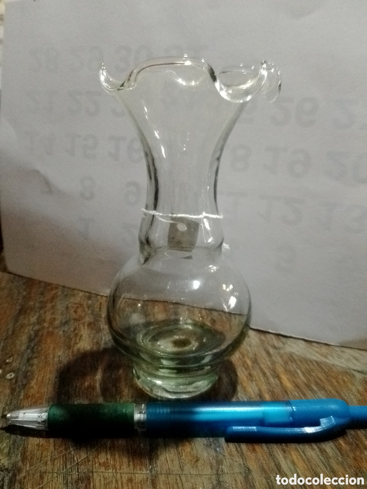Antig&uuml;edades: Bucaro de cristal 13 cm - Foto 1