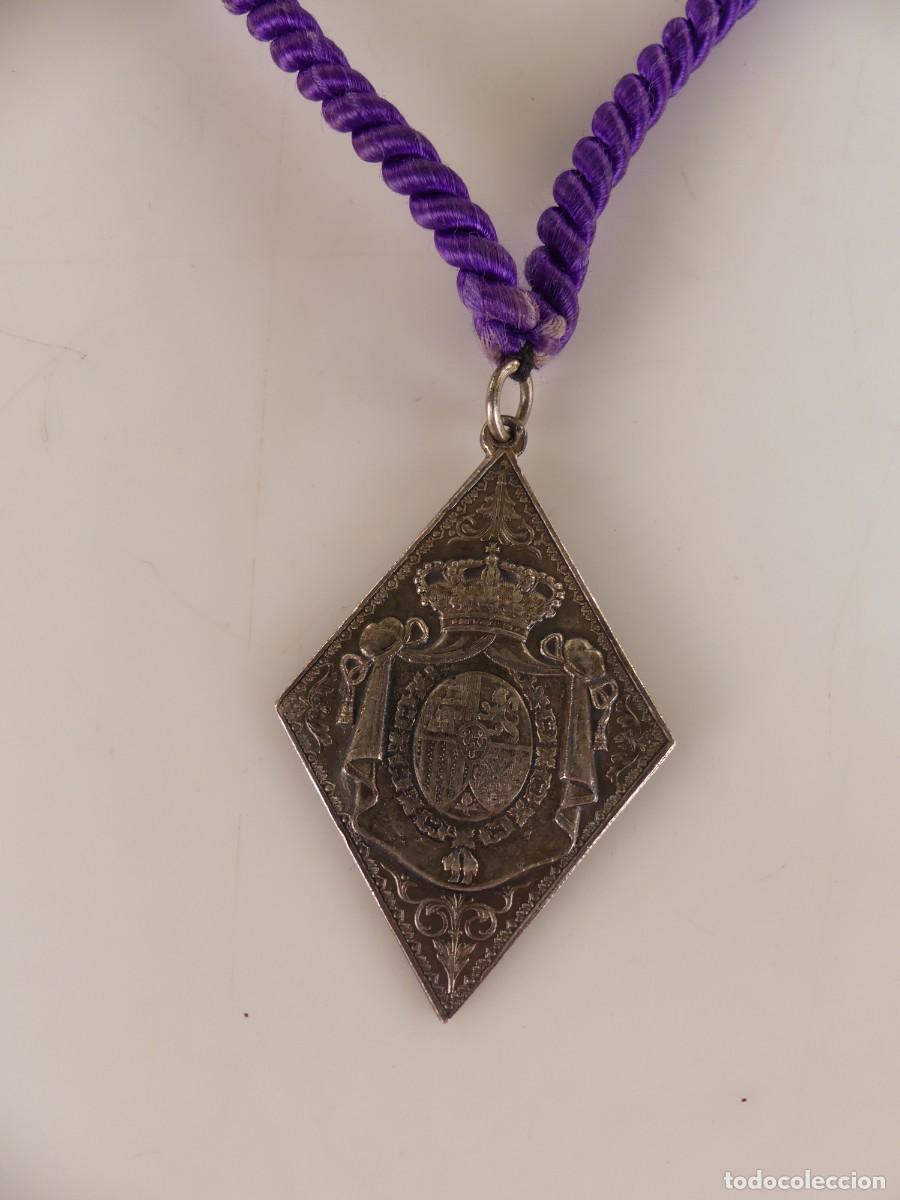 Antiguidades: MEDALLA RELIGIOSO REAL COFRADIA DEL SANTISIMO CRISTO &ndash; TALAVERA DE LA REINA
