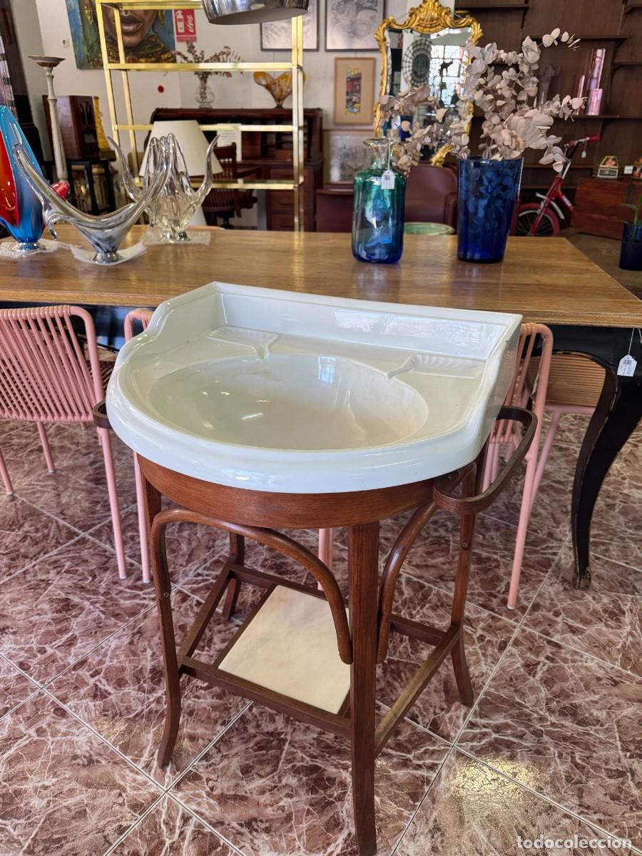 Antig&uuml;edades: Mueble Lavabo o palanganero con estructura en madera