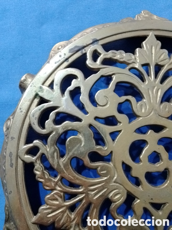 Antig&uuml;edades: Surplat de bronce 23 cm - Foto 3