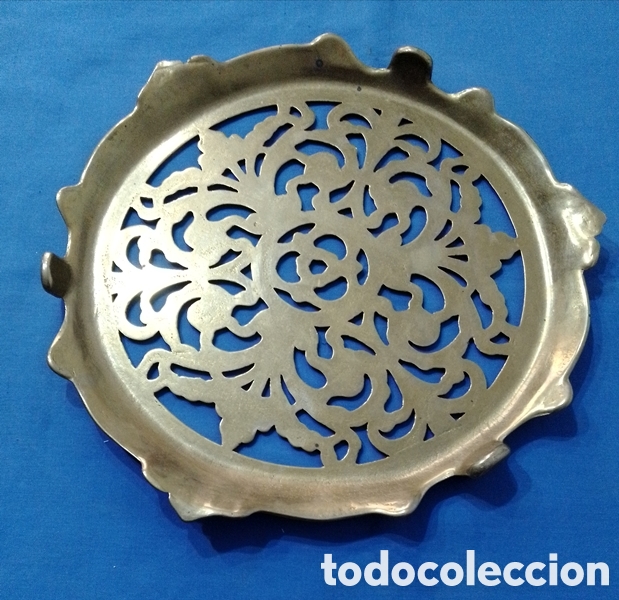 Antig&uuml;edades: Surplat de bronce 23 cm - Foto 4